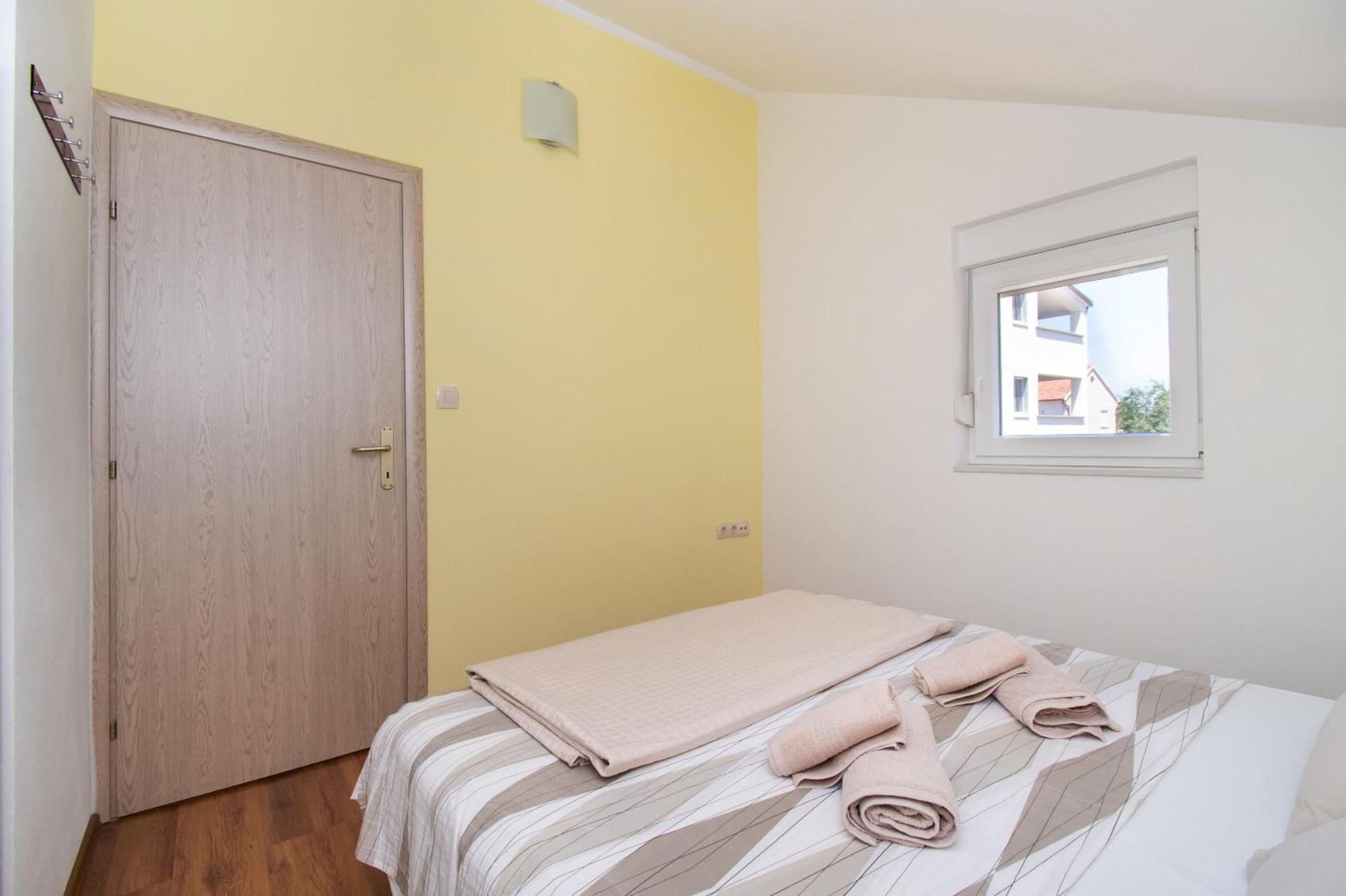Apartment Ninic ซรีมา ภายนอก รูปภาพ